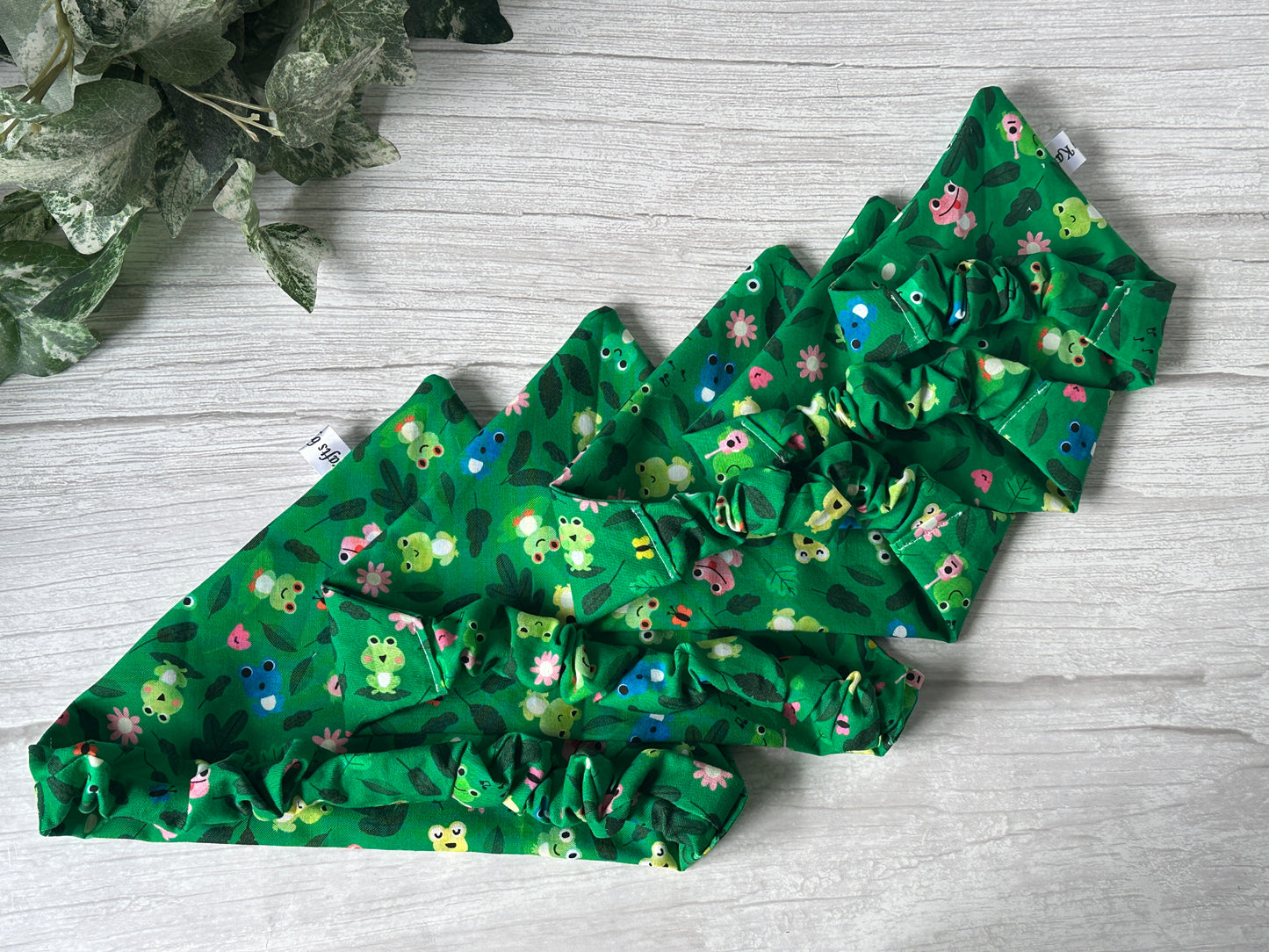 Cotton Pet Scrunchie Bandana - Froggtastic