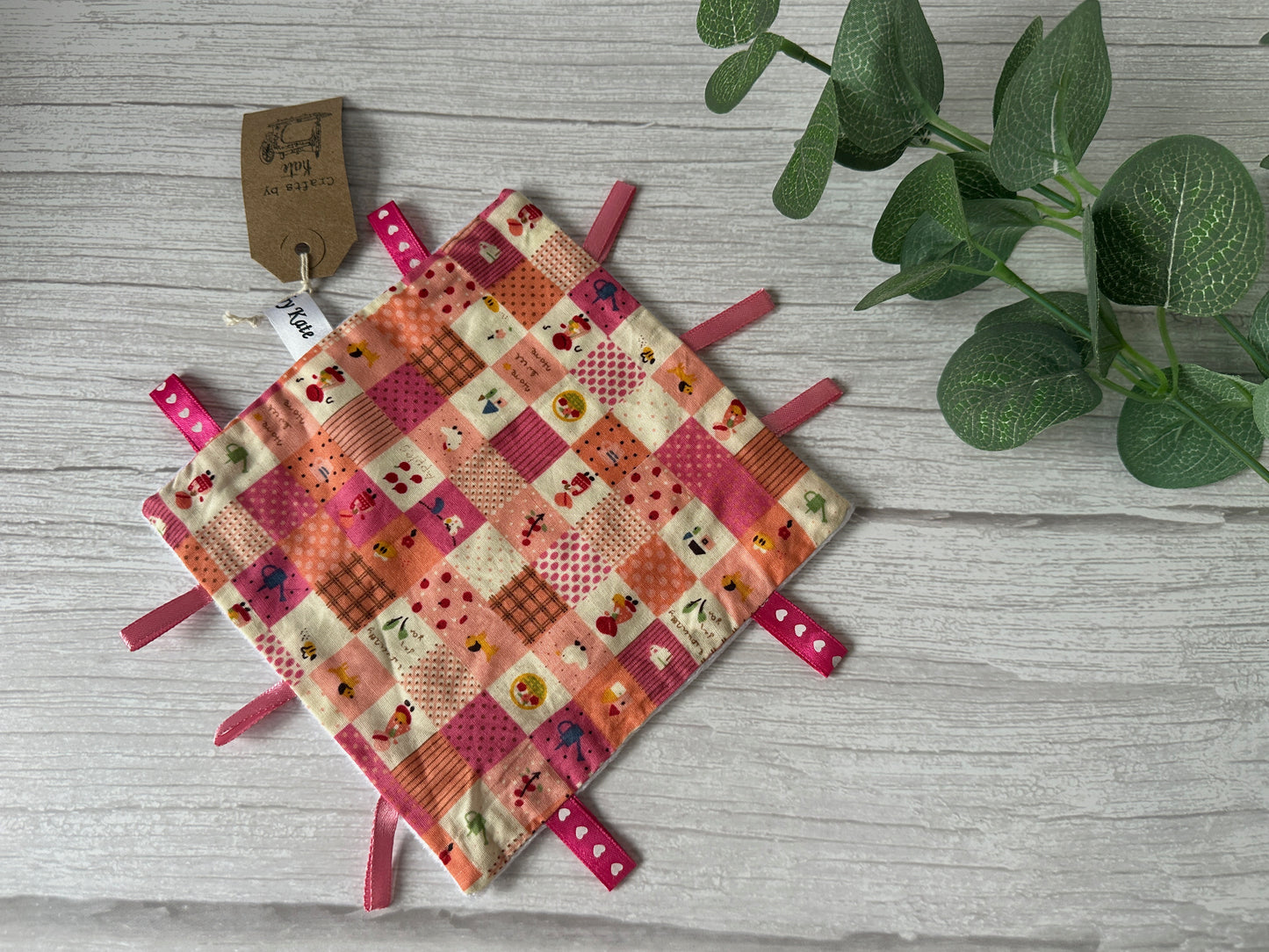 Cotton & Dimple Fleece Baby Taggy Comfort Blanket - Pink Picnic Blanket