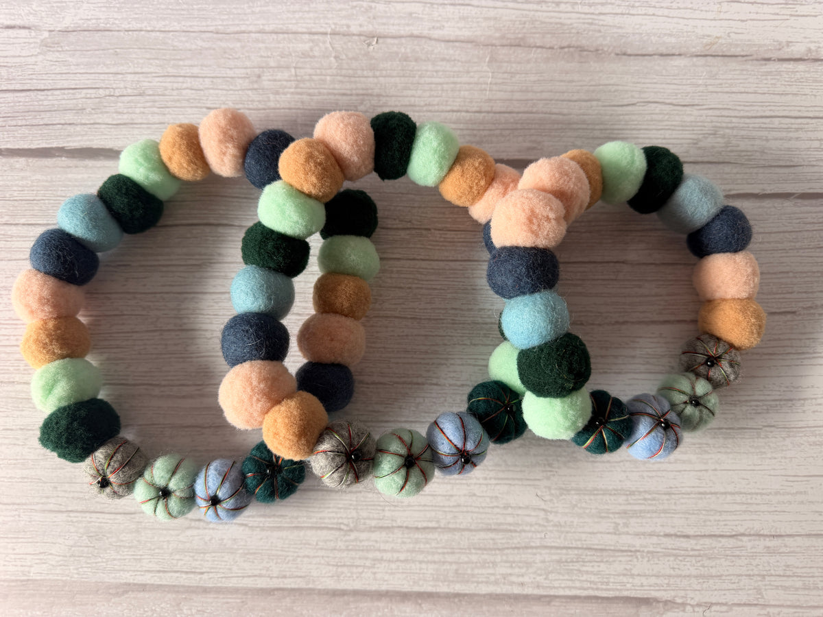 PomPom Pet Collar - Pumpkin blues
