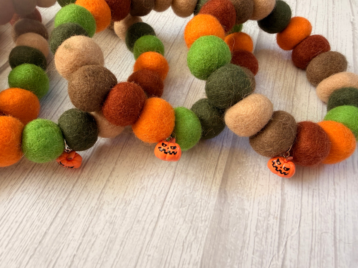PomPom Pet Collar - Pumpkin Carving