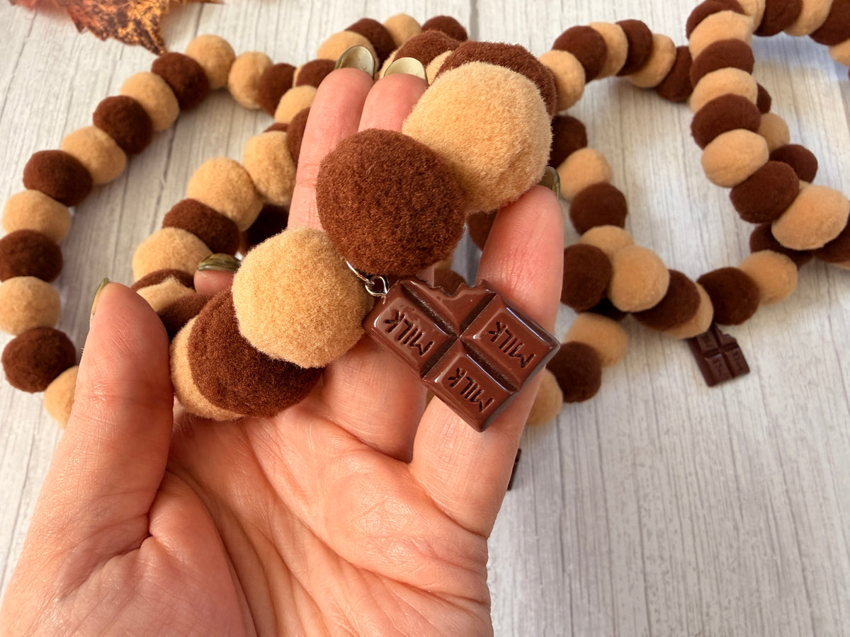 PomPom Pet Collar - Chocolate treat