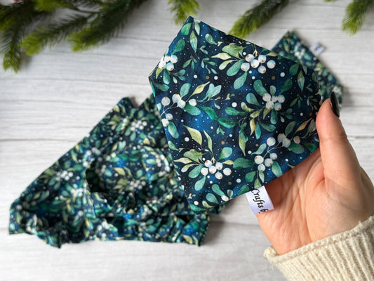 Cotton Pet Scrunchie Bandana - Mistletoe vibes