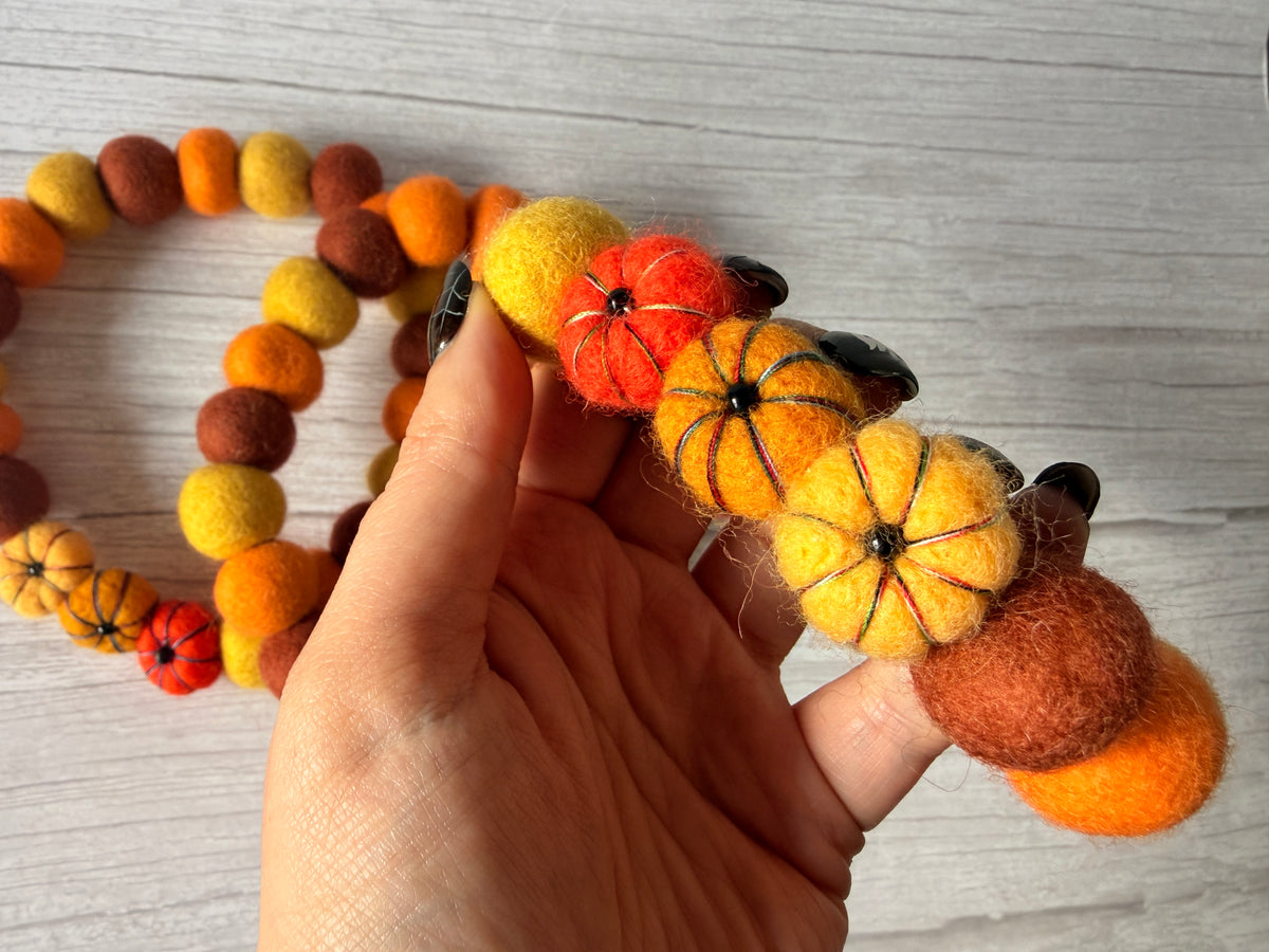 PomPom Pet Collar - Pumpkin oranges
