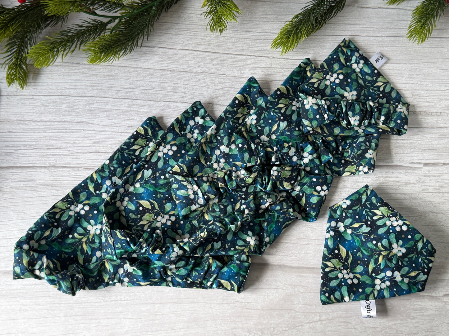 Cotton Pet Scrunchie Bandana - Mistletoe vibes