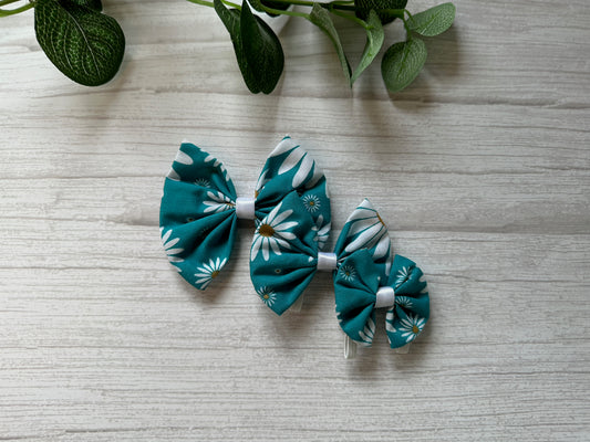 Cotton Pet Bow with collar attachment - Blue Daisies