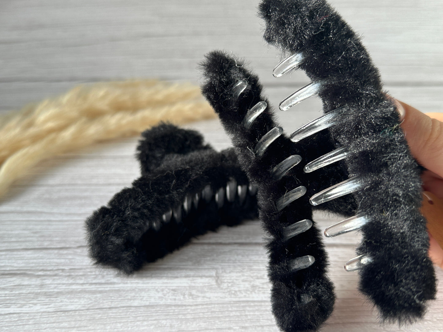 Fluffy Hair Claw Clip - Midnight Black