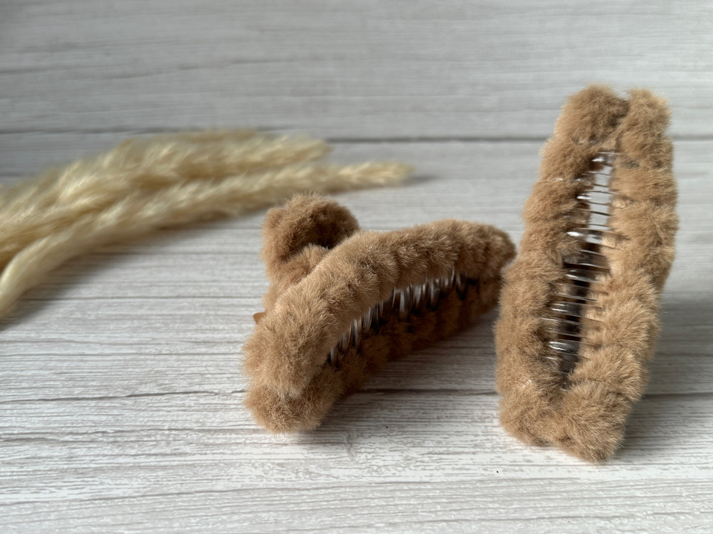 Fluffy Hair Claw Clip - Teddy Brown